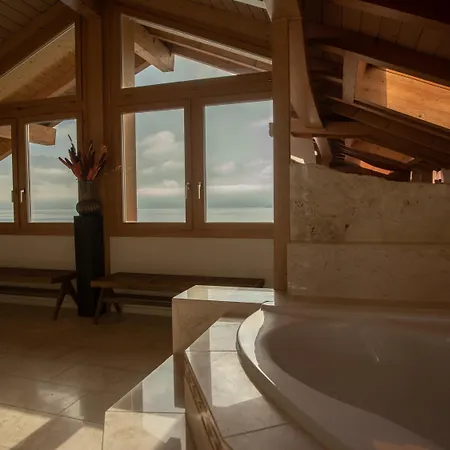 Lakeside With Panorama View Appartement