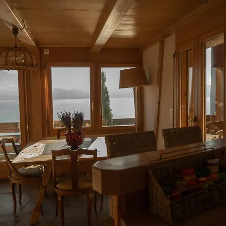 木屋 Lakeside With Panorama View