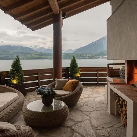 木屋 Lakeside With Panorama View 图恩